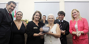 2016 06 16 comenda dr antonio carlos coelho placa familia foto felipe queiroz div cmc